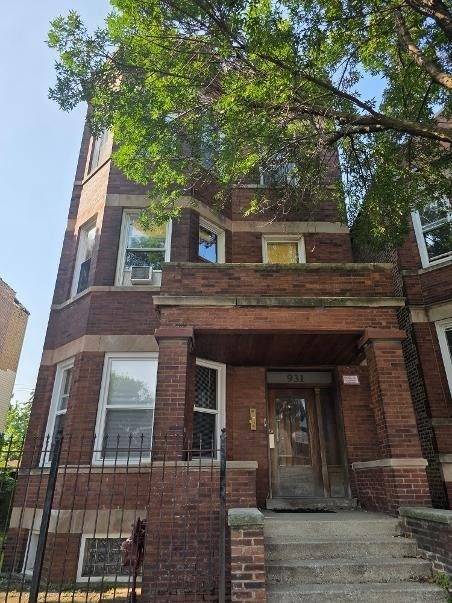931 W 31st Street - Photo 0