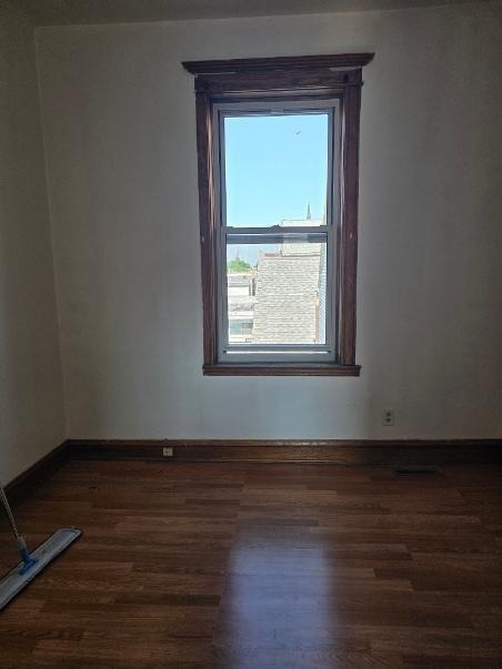 931 W 31st Street - Photo 5