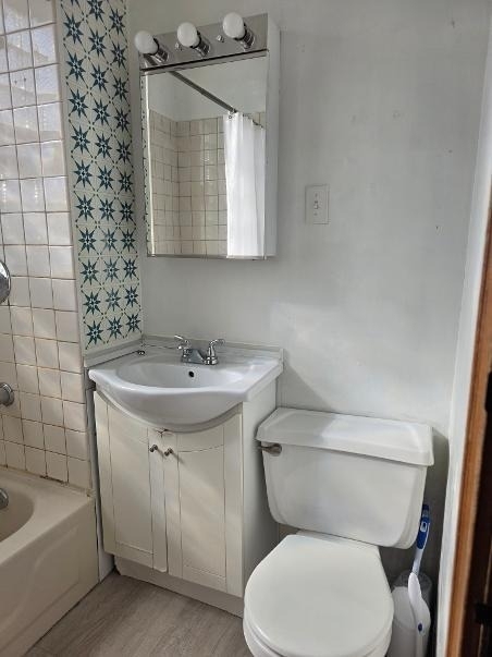 931 W 31st Street - Photo 8