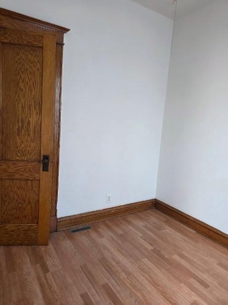 931 W 31st Street - Photo 11