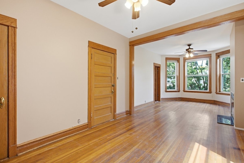 1213 W Addison Street - Photo 3