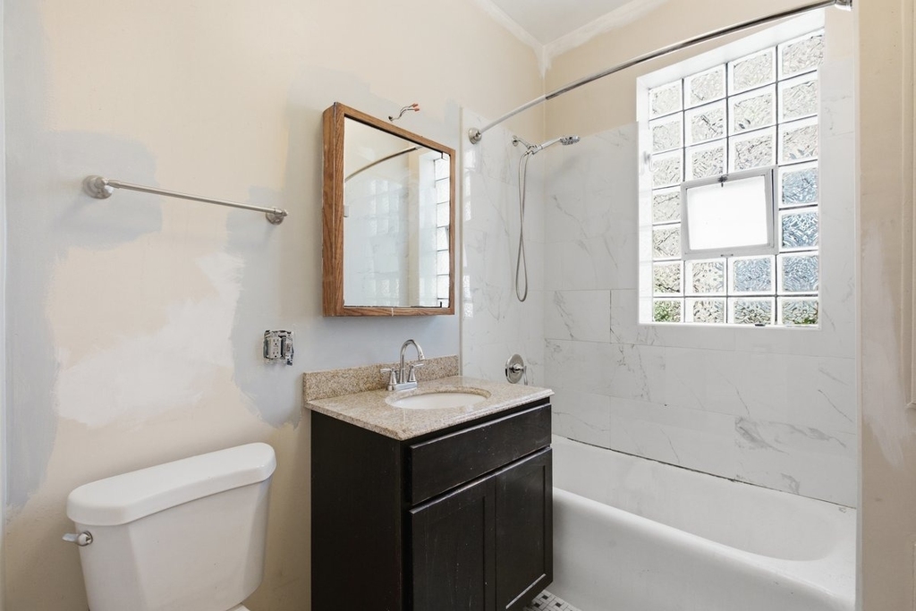 1213 W Addison Street - Photo 5