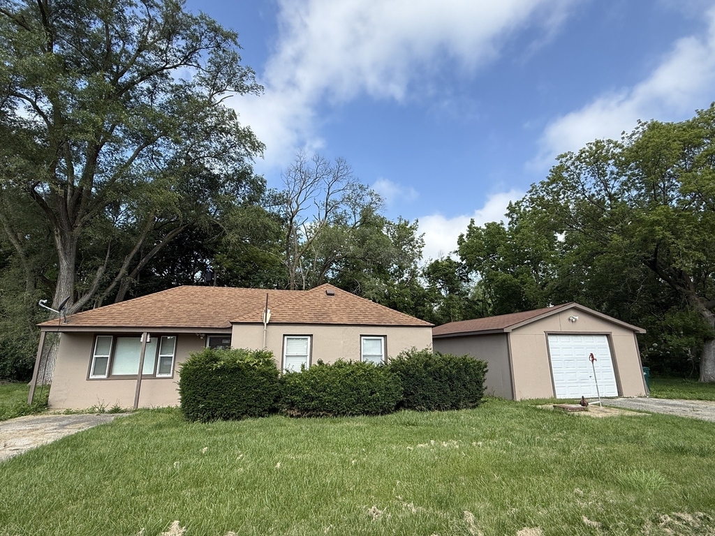 39096 N Evergreen Avenue - Photo 0
