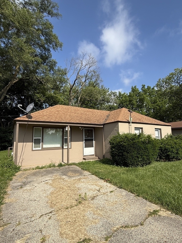 39096 N Evergreen Avenue - Photo 1