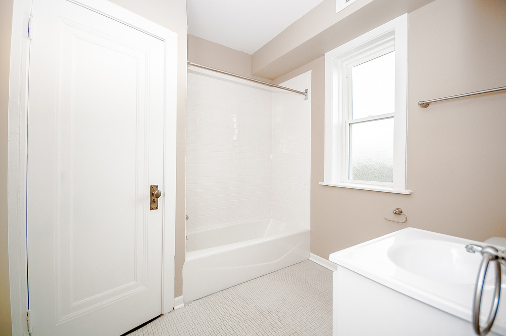 2433 W Fargo Avenue - Photo 10