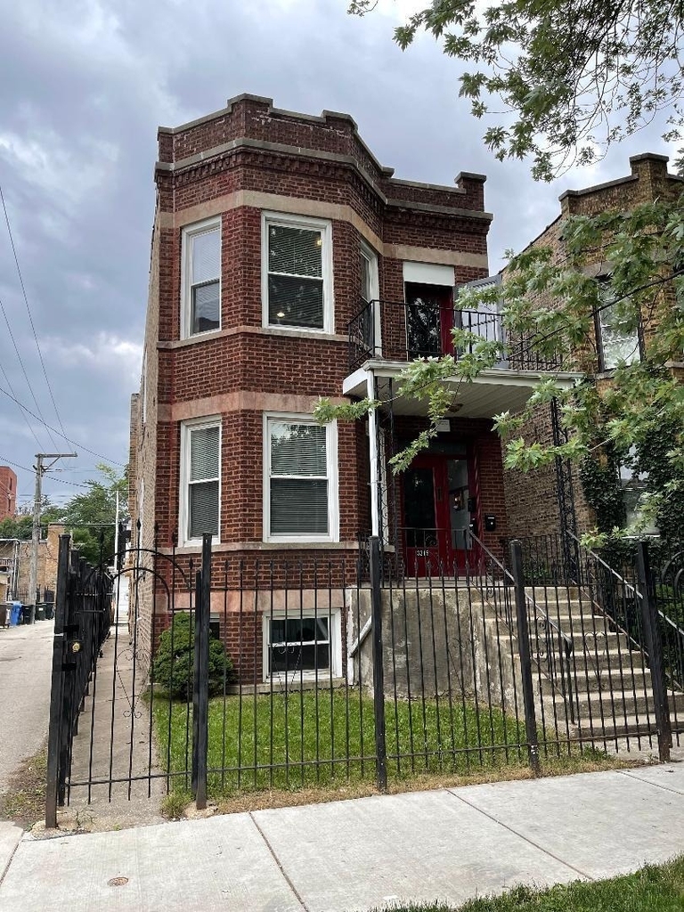 3215 W Warner Avenue - Photo 0