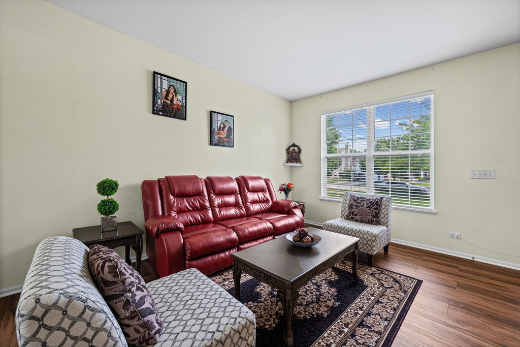 126 Redmond Drive - Photo 2