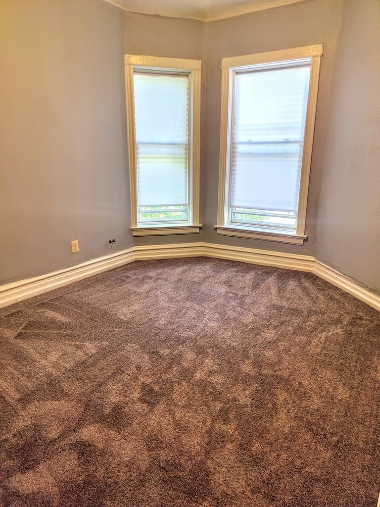 6622 S Saint Lawrence Avenue - Photo 8