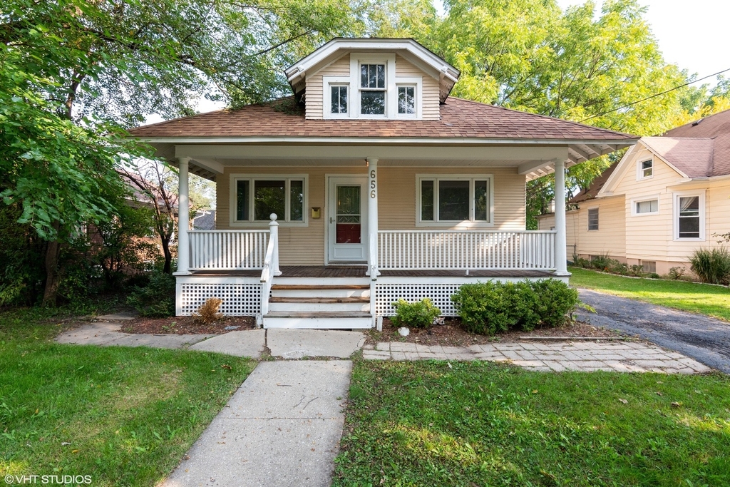 656 Bluff City Boulevard - Photo 1