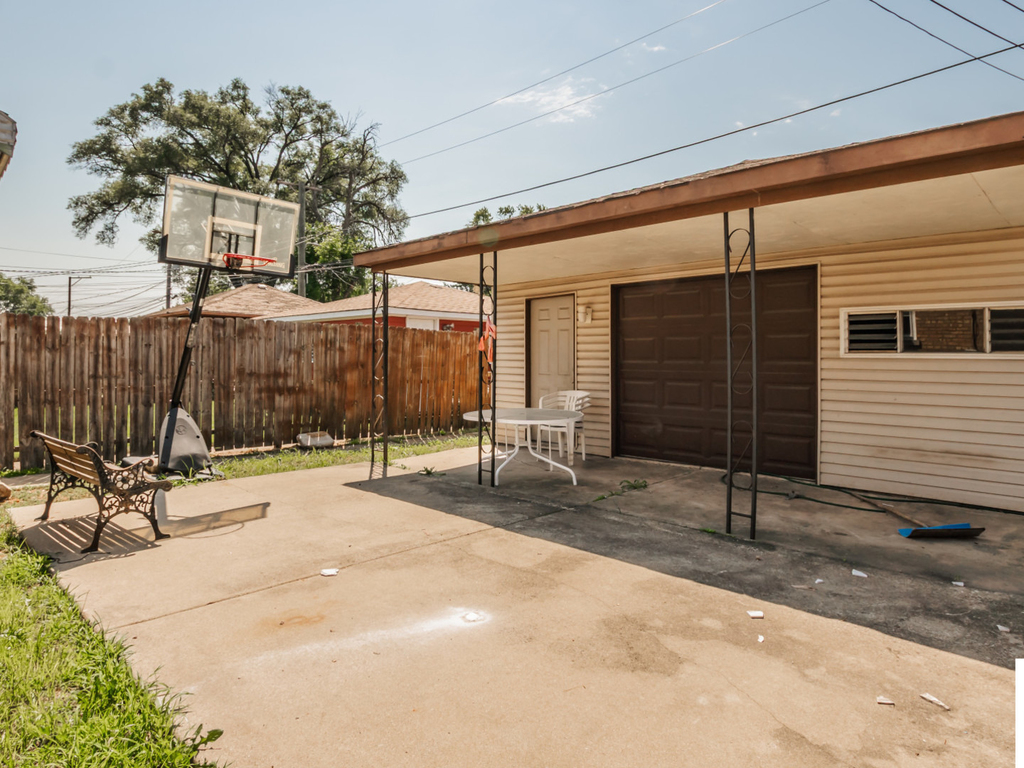 3719 W 81st Place - Photo 4