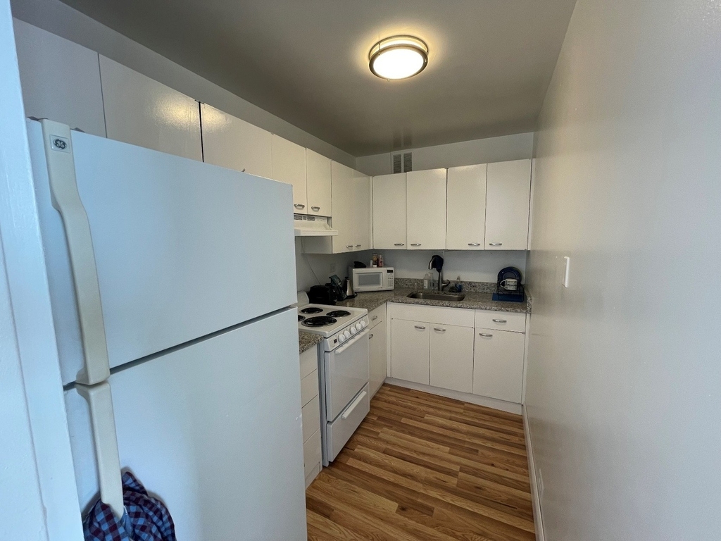 2626 N Lakeview Avenue - Photo 7