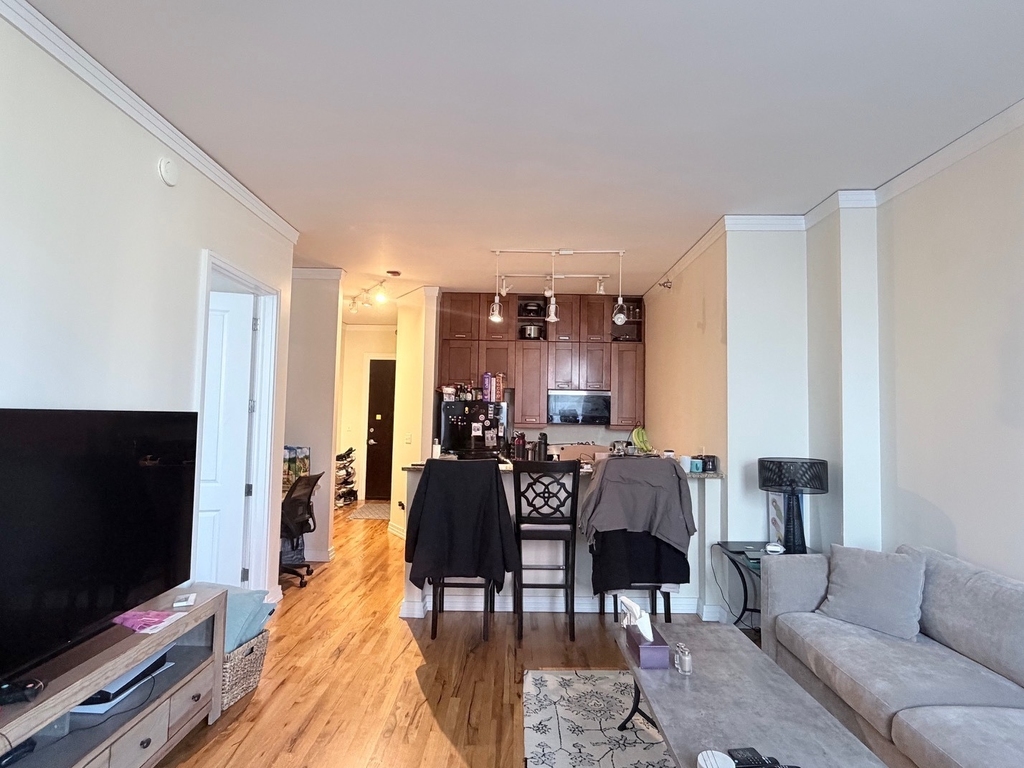 170 W Polk Street - Photo 4