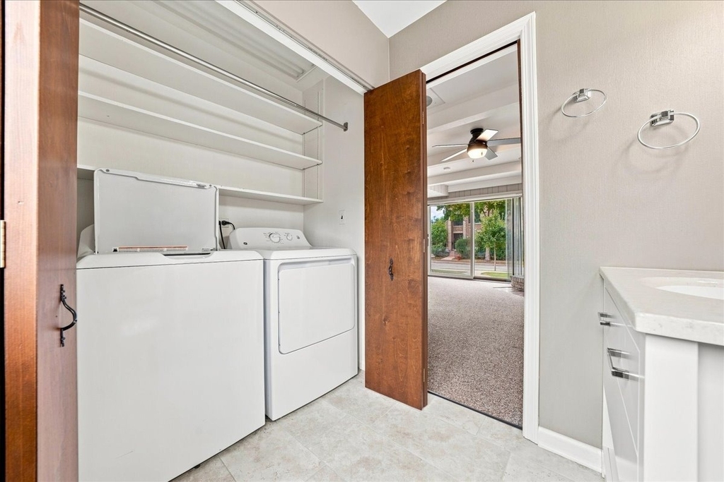 129 W Quincy Street - Photo 5
