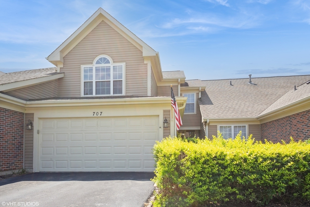 707 Clover Hill Court - Photo 1