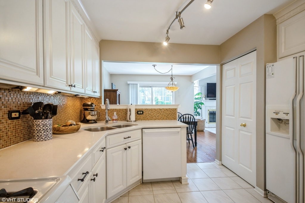 707 Clover Hill Court - Photo 8