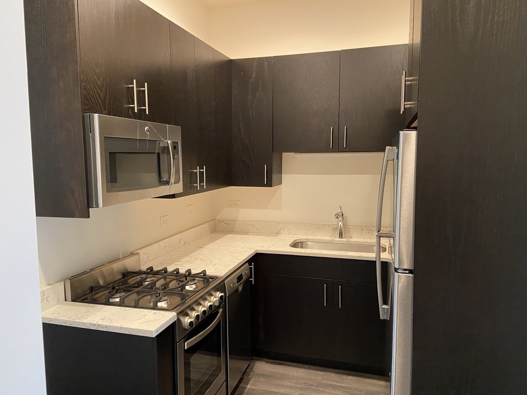 1760 N Clark Street - Photo 6