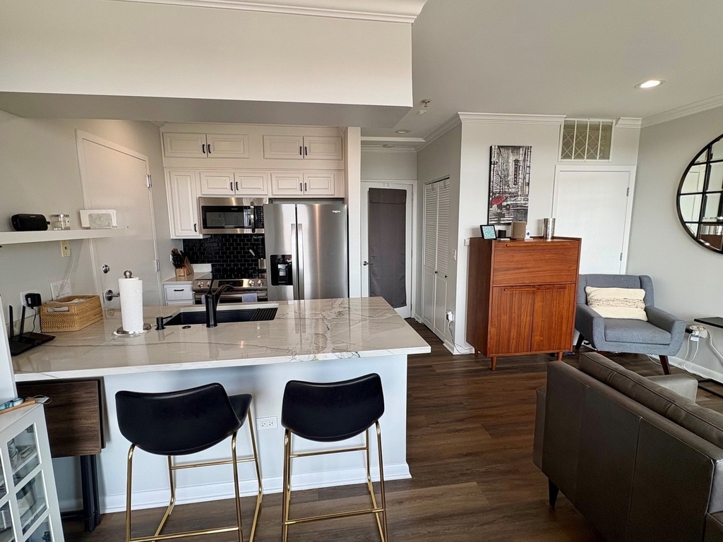 1222 Chicago Avenue - Photo 5