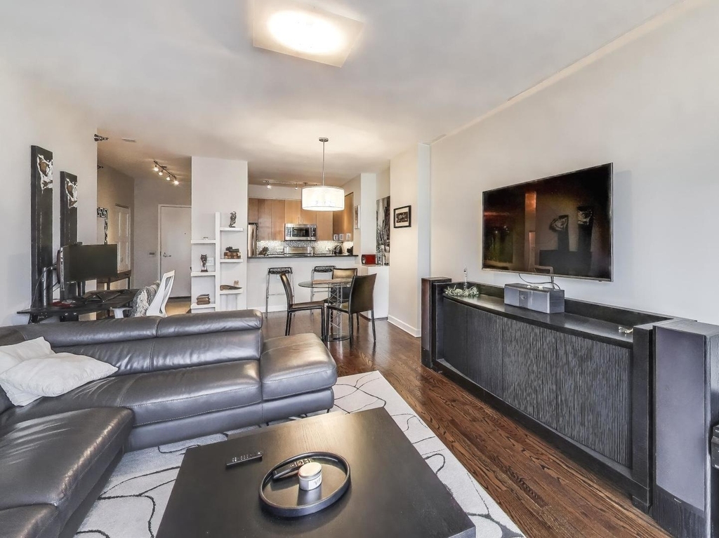330 N Jefferson Street - Photo 7