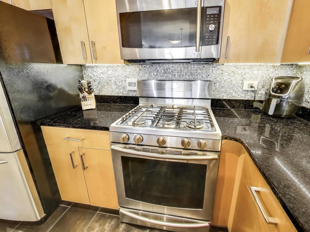 330 N Jefferson Street - Photo 12