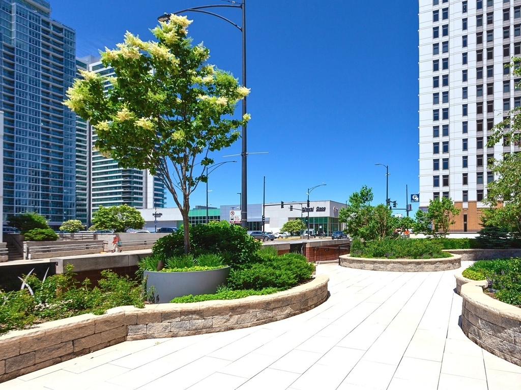 330 N Jefferson Street - Photo 29
