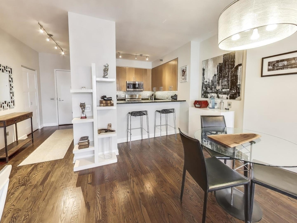 330 N Jefferson Street - Photo 8