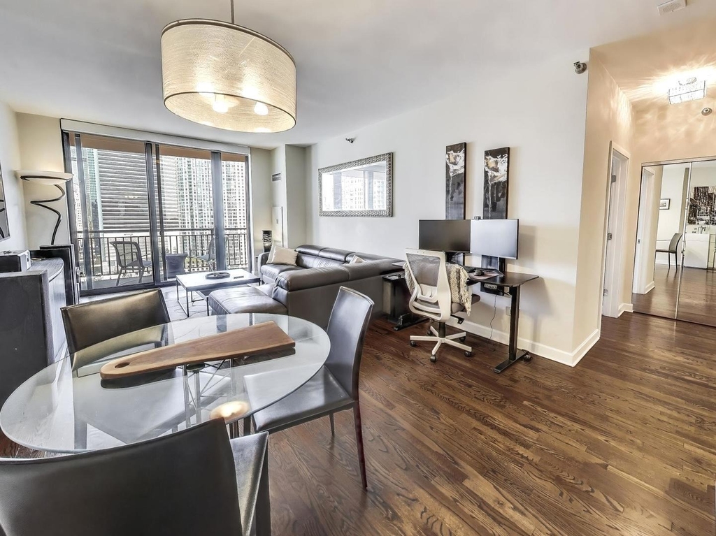 330 N Jefferson Street - Photo 5