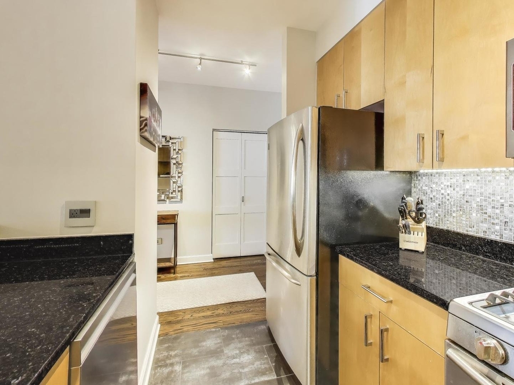 330 N Jefferson Street - Photo 13