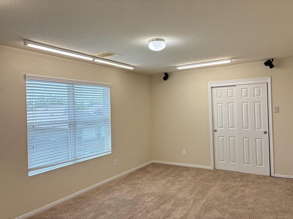 2588 Hallmark Oak Street - Photo 10