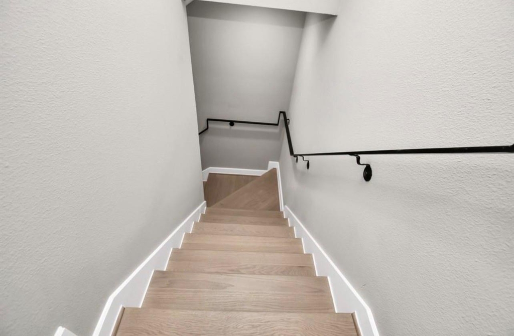 316 Thornton Road - Photo 2