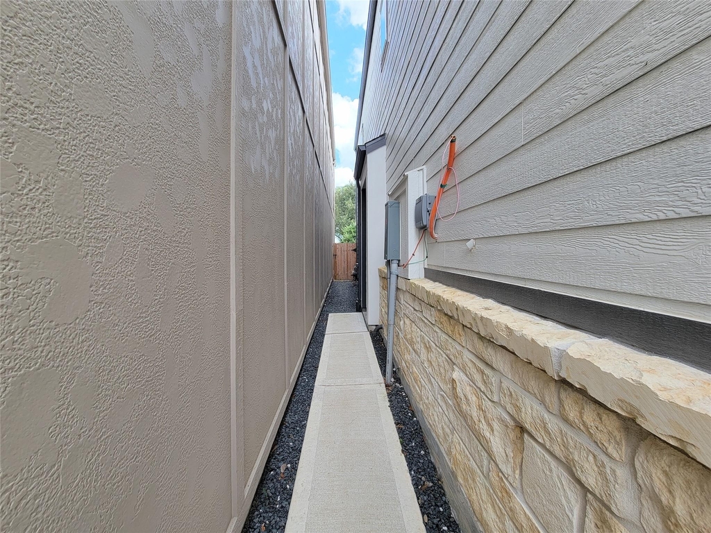 17105 White Acer Way - Photo 2