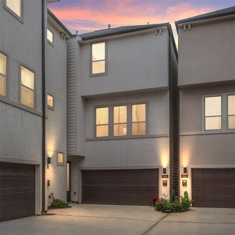1614 Parker Street - Photo 2
