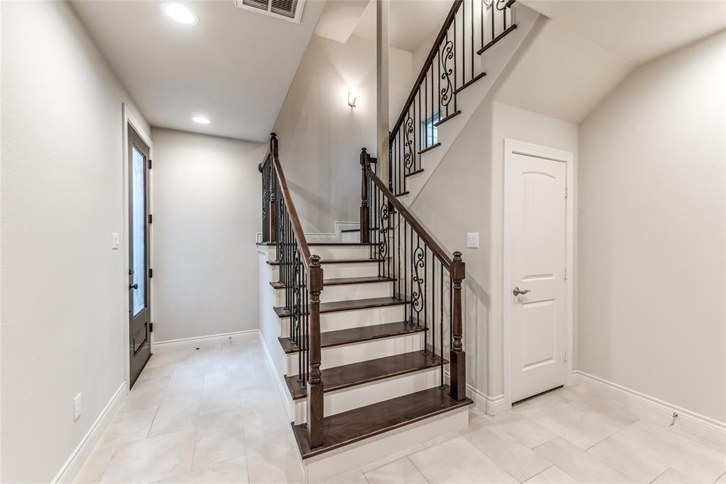 1614 Parker Street - Photo 4
