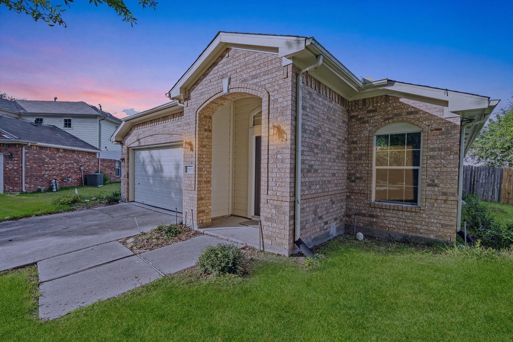 7207 Highland Oak Court - Photo 2