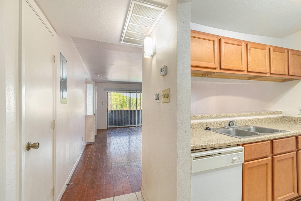 3045 Walnut Bend Lane - Photo 7