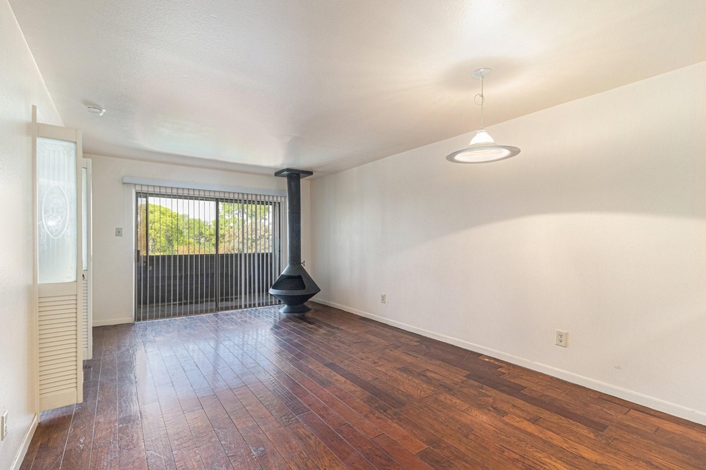 3045 Walnut Bend Lane - Photo 4