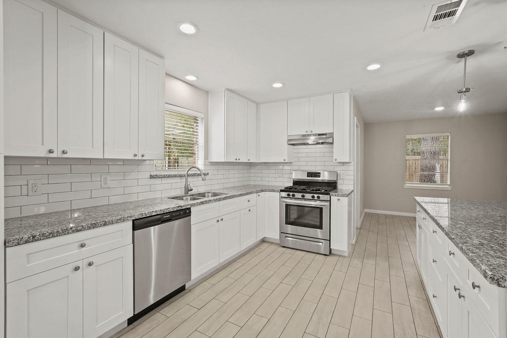 105 Navajo Street - Photo 15