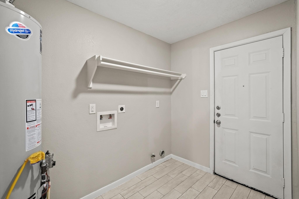 105 Navajo Street - Photo 17