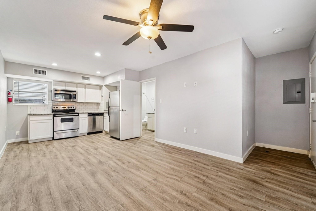 2807 Beauchamp Street - Photo 0