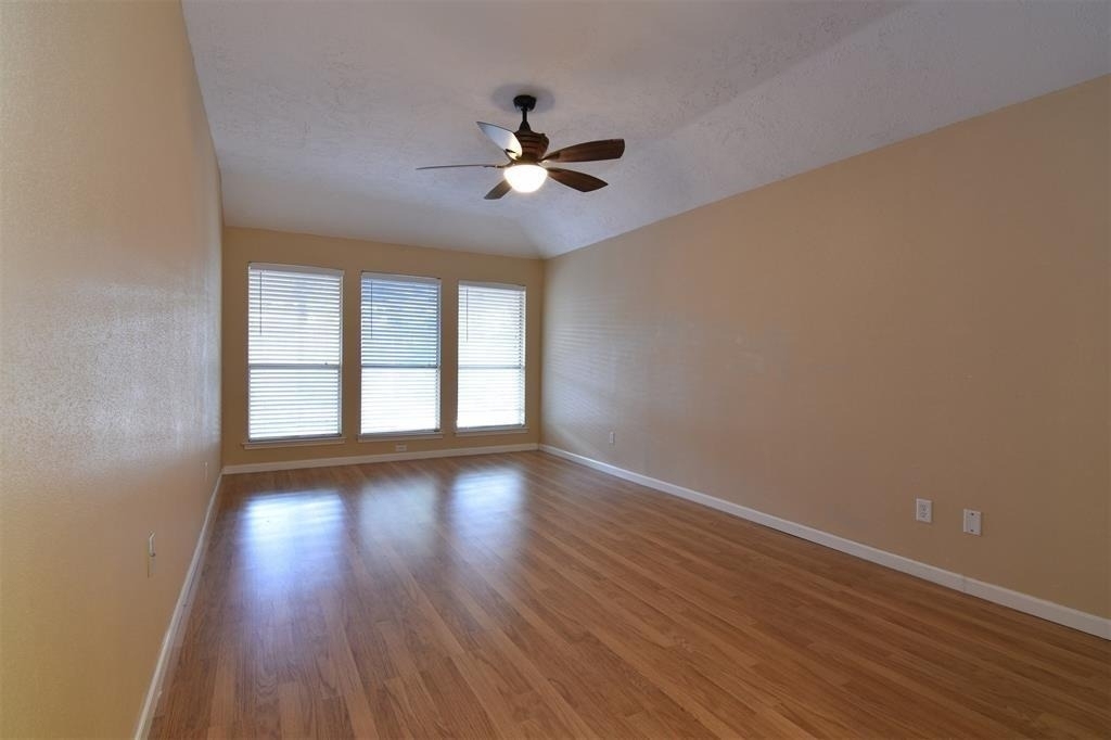 8507 Grove Park Drive - Photo 13