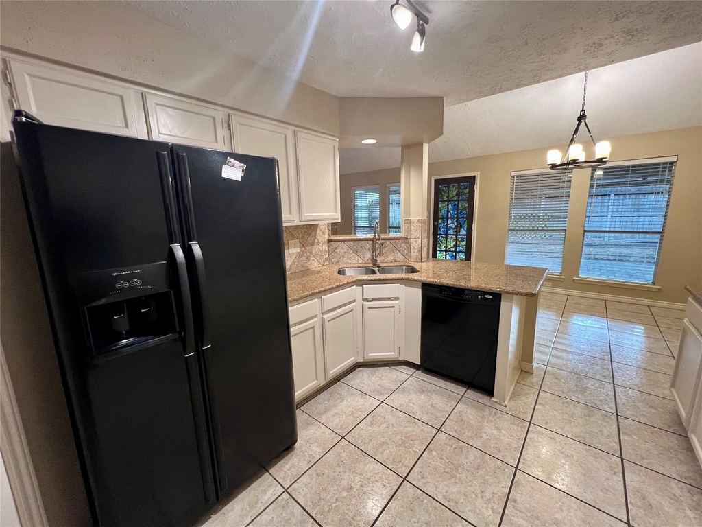 8507 Grove Park Drive - Photo 9