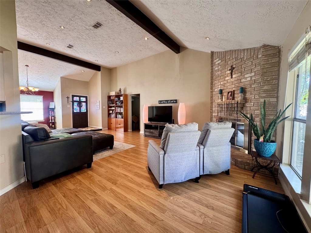 8507 Grove Park Drive - Photo 4