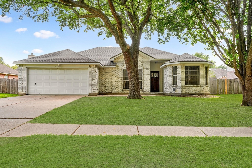 1242 Hunter Wood Drive - Photo 0