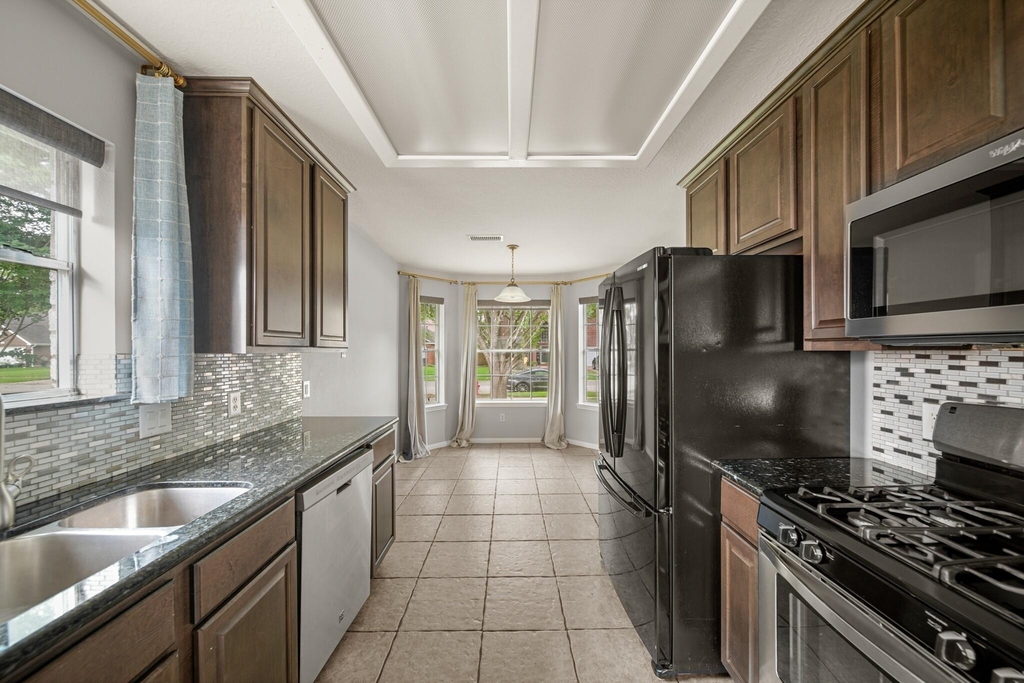 1242 Hunter Wood Drive - Photo 9