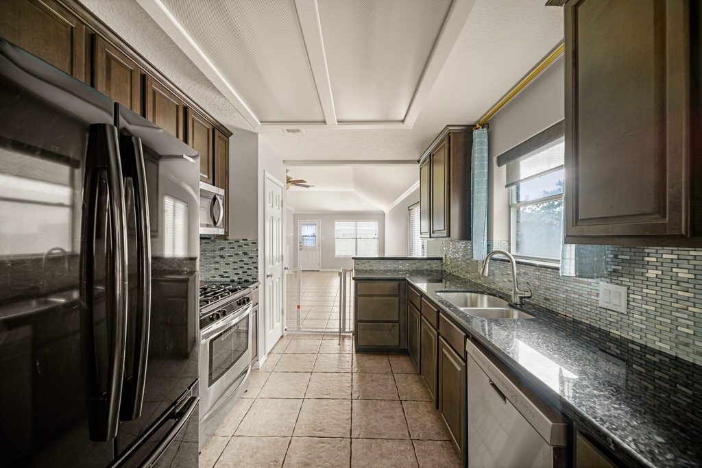 1242 Hunter Wood Drive - Photo 8