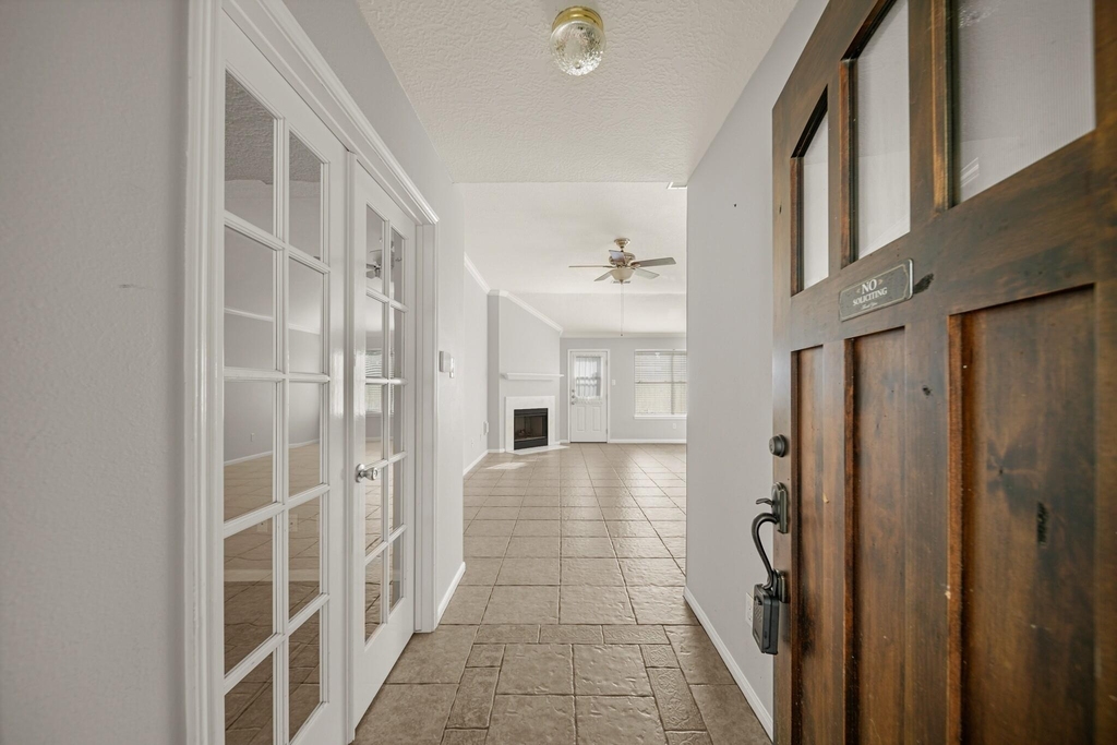 1242 Hunter Wood Drive - Photo 3