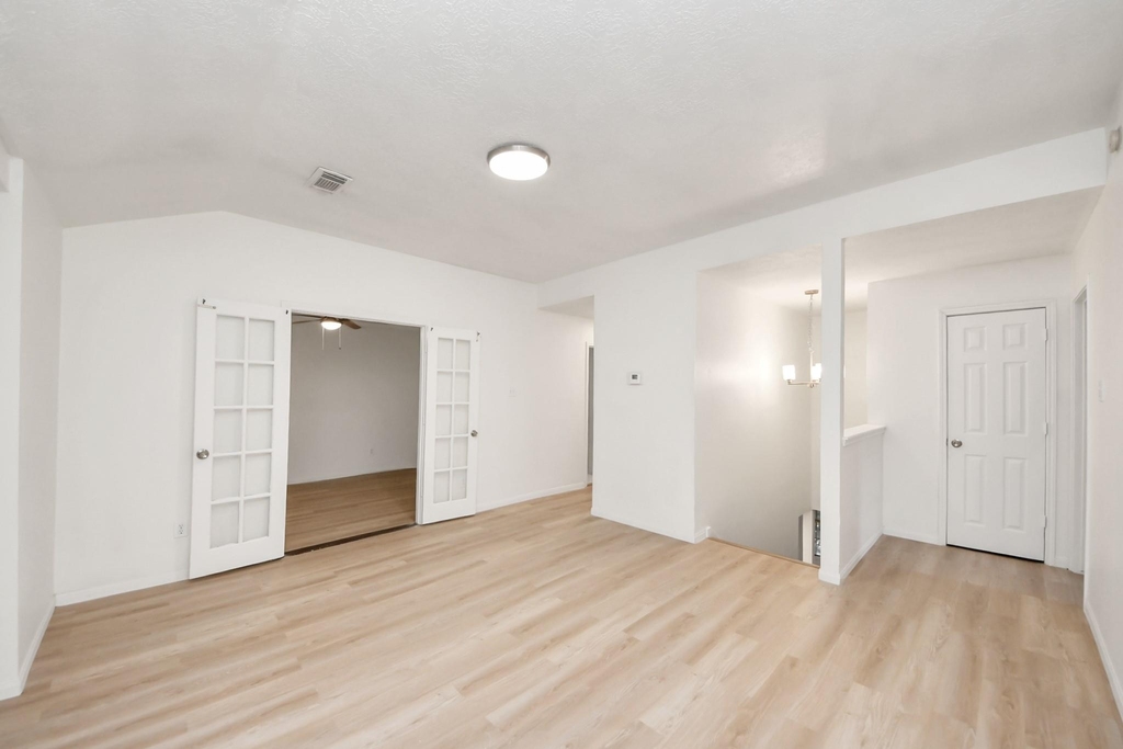 3046 Texas Oak Drive - Photo 0