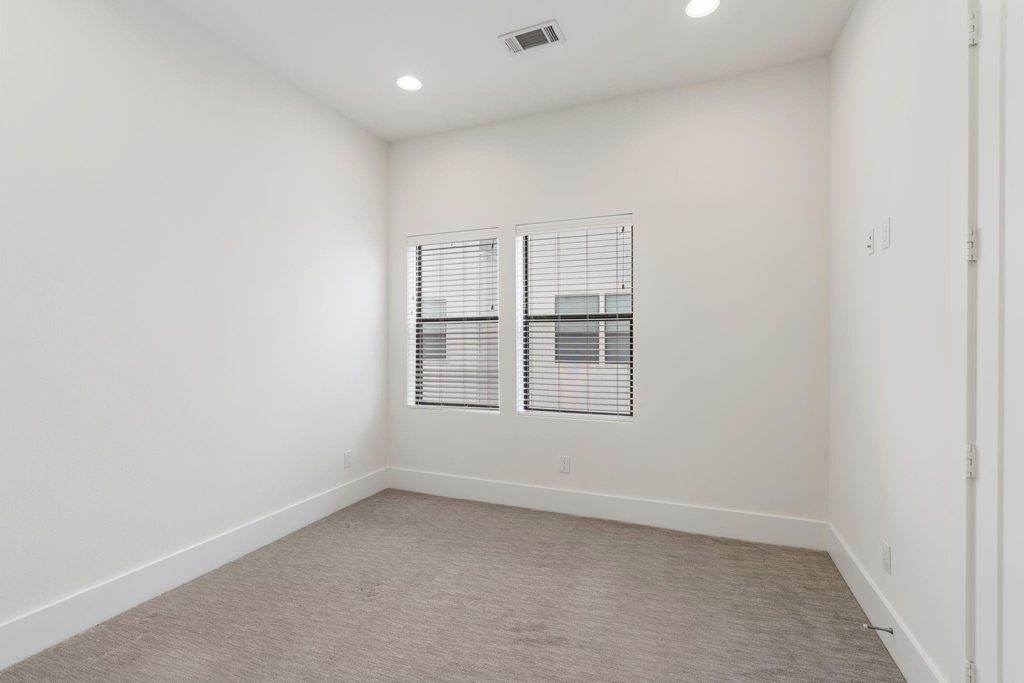 5713 Larkin Street - Photo 23