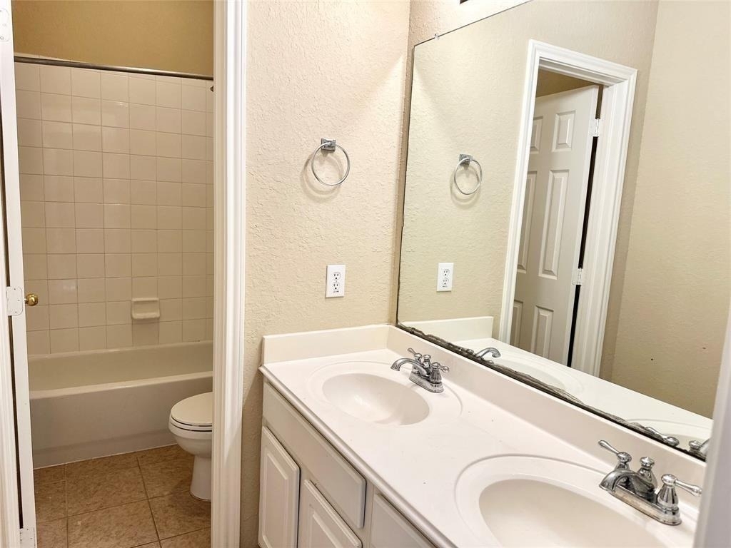 3723 Tumbling Falls Drive - Photo 17