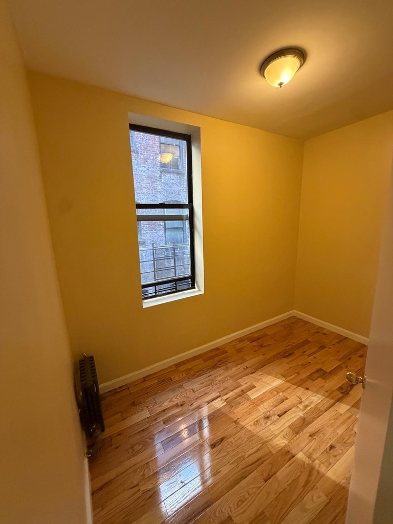 West 172nd Street - Photo 8