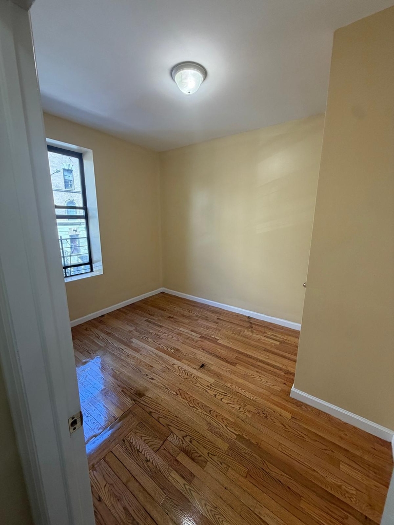 West 172nd Street - Photo 4